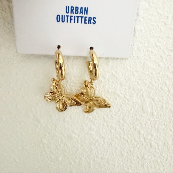 NWT Urban Outfitters Gold Dangly Butterfly Earrings - Picture 3 of 3
